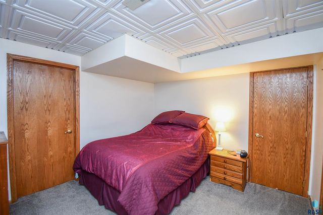 6024 W Winterberry Cir, Sioux Falls, SD 57106