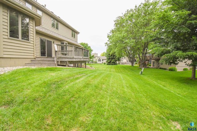 6024 W Winterberry Cir, Sioux Falls, SD 57106
