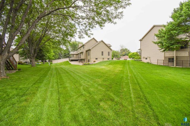 6024 W Winterberry Cir, Sioux Falls, SD 57106