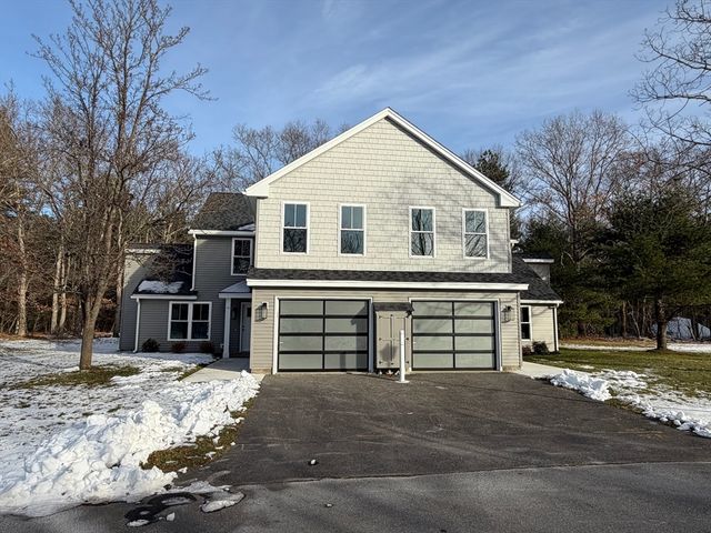 13 Barracks Road 13, Hudson, MA 01749