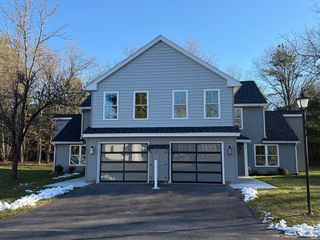 13 Barracks Road 13, Hudson, MA 01749