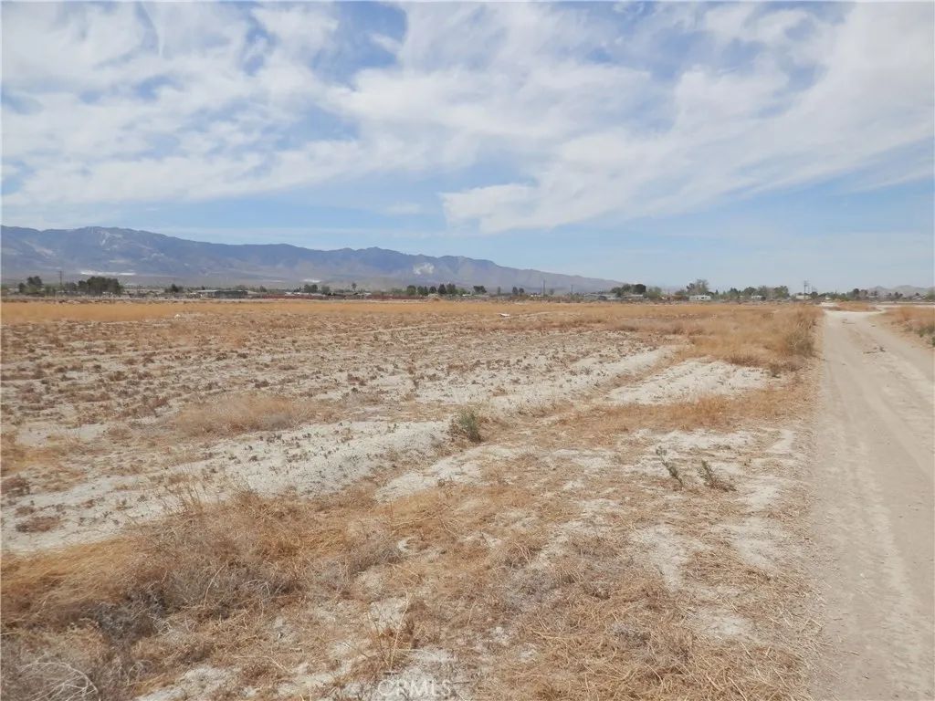0 Octavo St. + Pearl Rd, Lucerne Valley, CA 92356