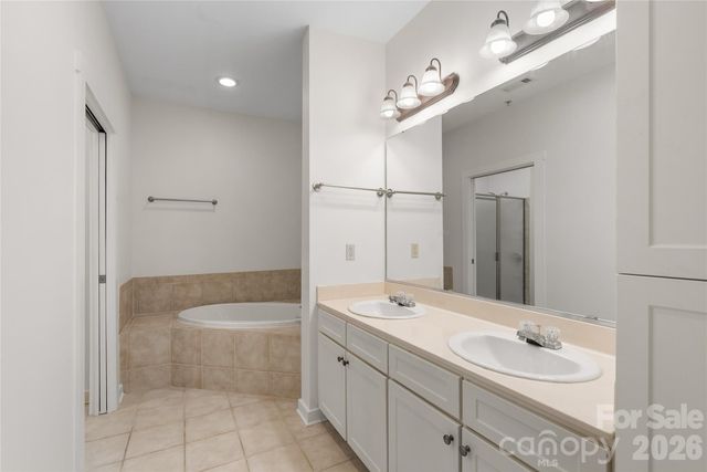 9 Kenilworth Knoll 108, Asheville, NC 28805
