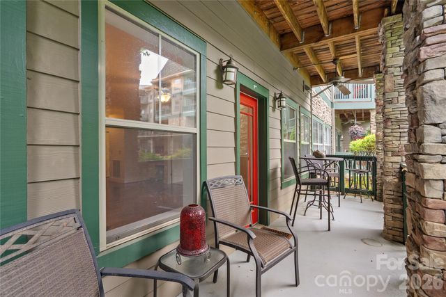 9 Kenilworth Knoll 108, Asheville, NC 28805