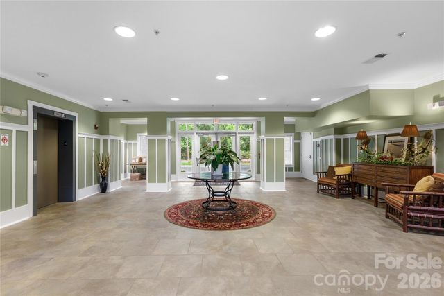 9 Kenilworth Knoll 108, Asheville, NC 28805