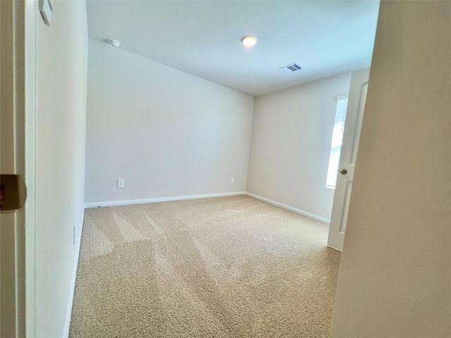 305 Darwin PL, Lockhart, TX 78644