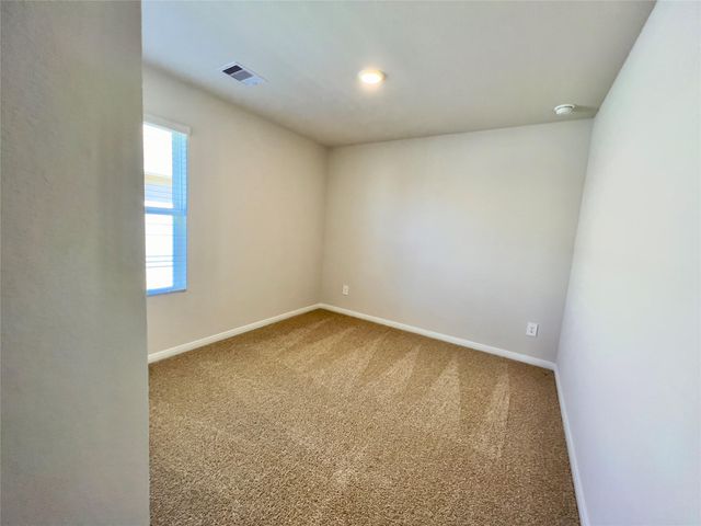 305 Darwin PL, Lockhart, TX 78644