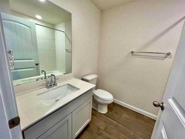 305 Darwin PL, Lockhart, TX 78644