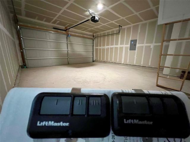 305 Darwin PL, Lockhart, TX 78644