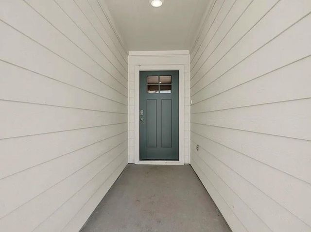 305 Darwin PL, Lockhart, TX 78644