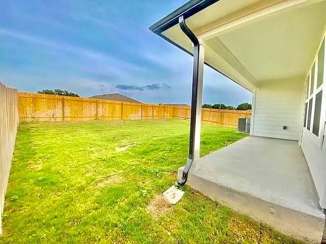 305 Darwin PL, Lockhart, TX 78644