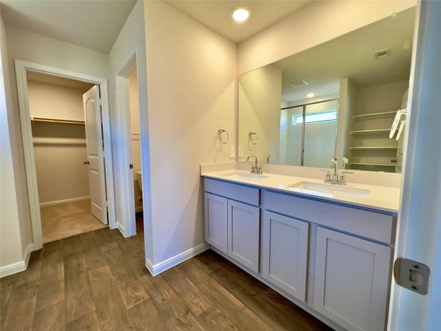 305 Darwin PL, Lockhart, TX 78644