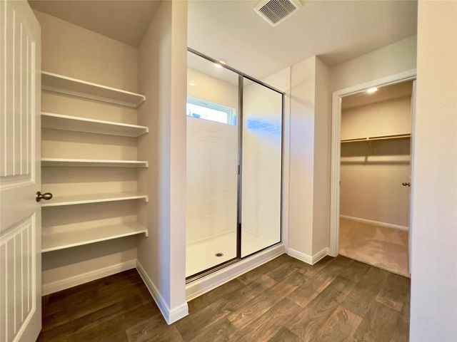 305 Darwin PL, Lockhart, TX 78644
