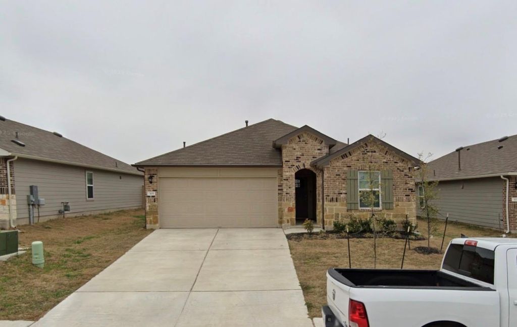 305 Darwin PL, Lockhart, TX 78644