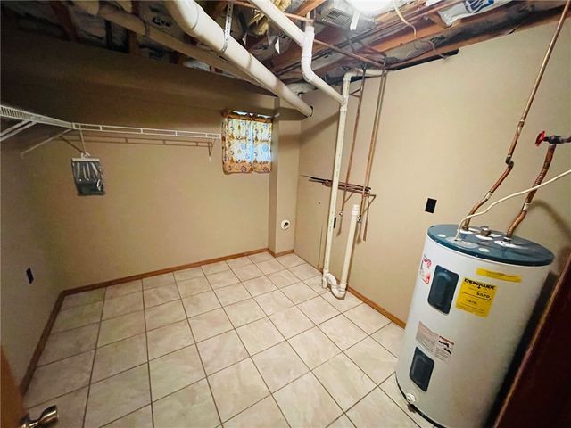 48 Hickory Lane, Holiday Island, AR 72731