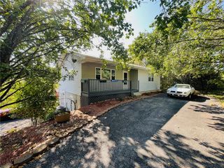 48 Hickory Lane, Holiday Island, AR 72731