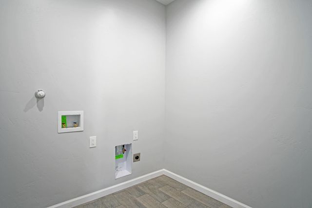 2040 Lucia Avenue SW, Albuquerque, NM 87105