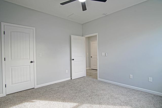 2040 Lucia Avenue SW, Albuquerque, NM 87105