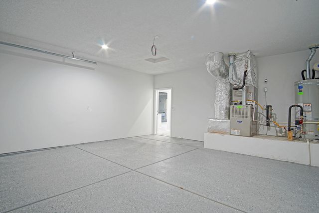 2040 Lucia Avenue SW, Albuquerque, NM 87105