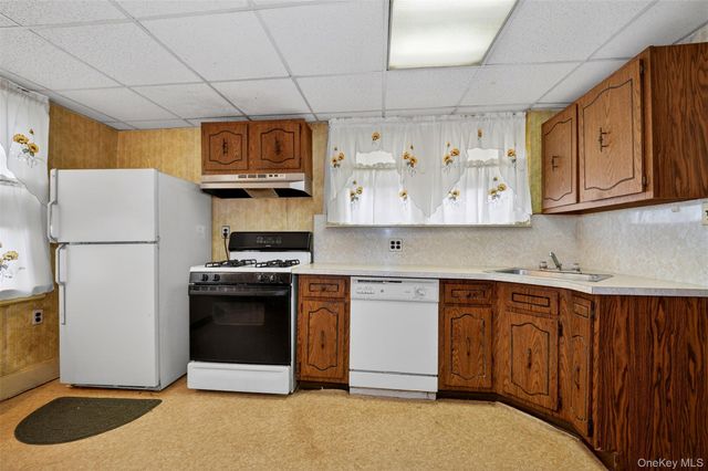 3512 Utopia Parkway, Flushing, NY 11358