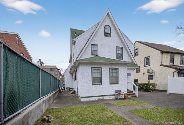 3512 Utopia Parkway, Flushing, NY 11358