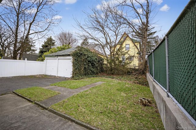 3512 Utopia Parkway, Flushing, NY 11358