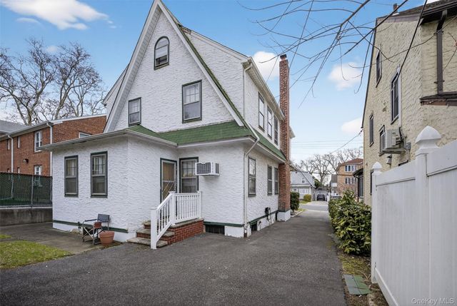 3512 Utopia Parkway, Flushing, NY 11358