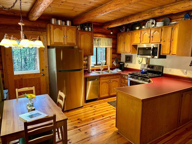 142 Beatrice Dr, Arnold, CA 95223