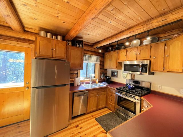 142 Beatrice Dr, Arnold, CA 95223