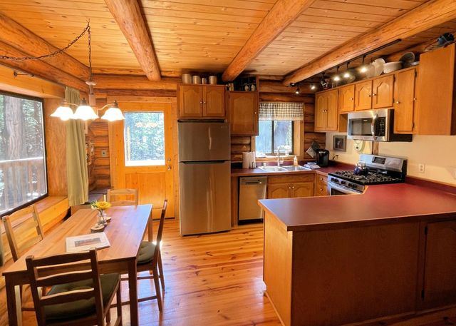 142 Beatrice Dr, Arnold, CA 95223