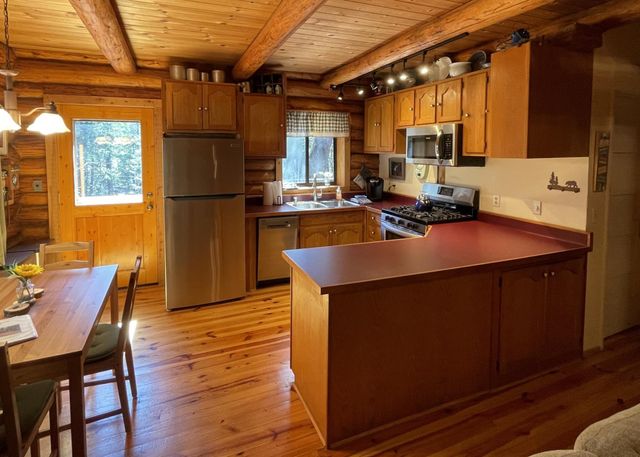 142 Beatrice Dr, Arnold, CA 95223