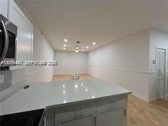 2734 Bird Ave 114, Miami, FL 33133