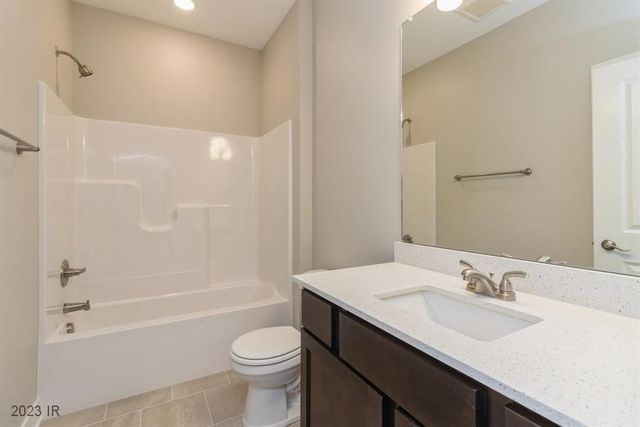 9622 Crestview Drive, West Des Moines, IA 50266