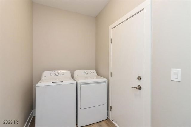 9622 Crestview Drive, West Des Moines, IA 50266