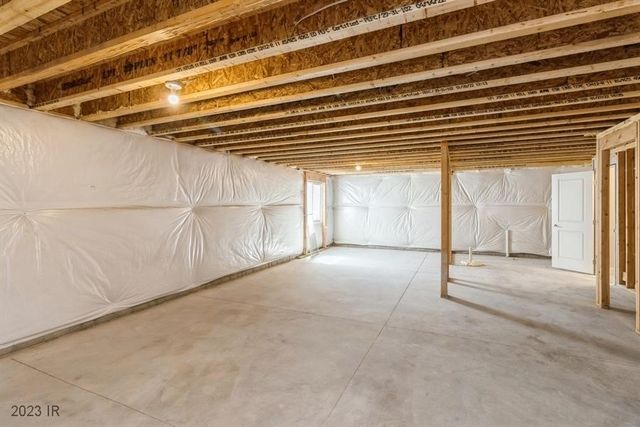 9622 Crestview Drive, West Des Moines, IA 50266