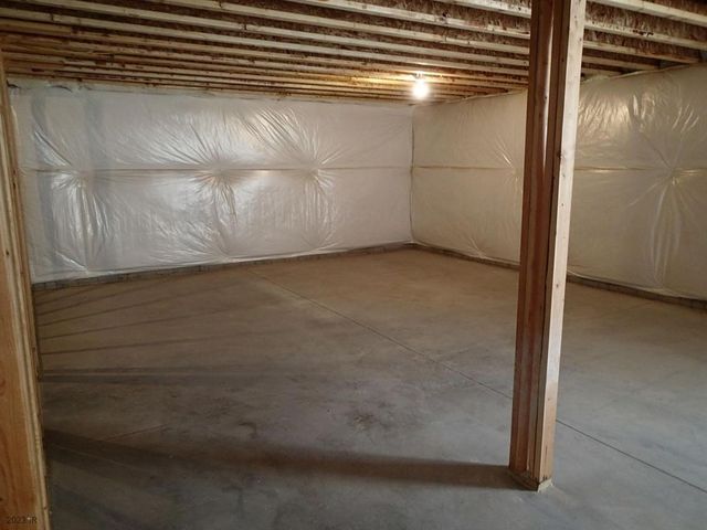 9622 Crestview Drive, West Des Moines, IA 50266