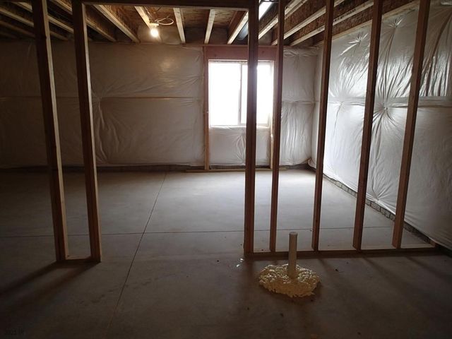 9622 Crestview Drive, West Des Moines, IA 50266