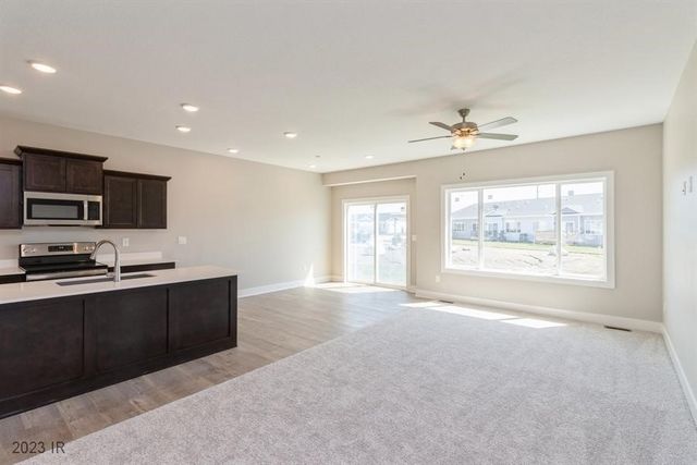 9622 Crestview Drive, West Des Moines, IA 50266