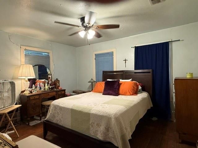 1106 Justin LN, Austin, TX 78757