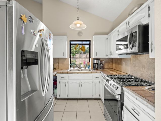 3669 W Terrace Avenue, Fresno, CA 93722
