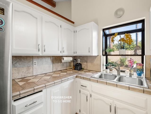 3669 W Terrace Avenue, Fresno, CA 93722