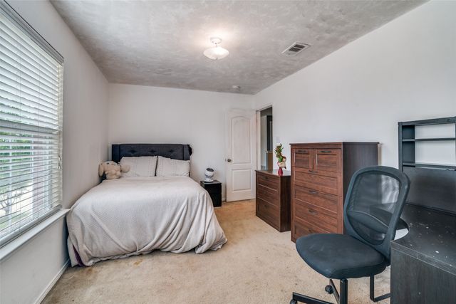 2040 Stagecoach Trail, Heartland, TX 75126