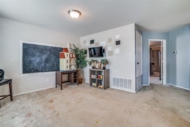 2040 Stagecoach Trail, Heartland, TX 75126