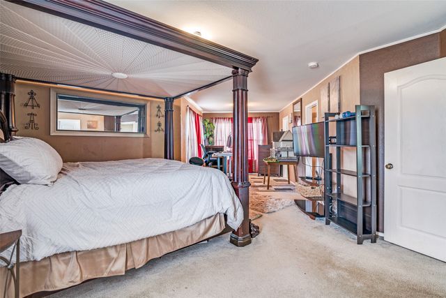 2040 Stagecoach Trail, Heartland, TX 75126