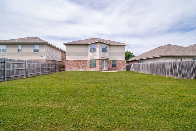 2040 Stagecoach Trail, Heartland, TX 75126