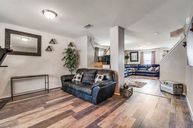 2040 Stagecoach Trail, Heartland, TX 75126