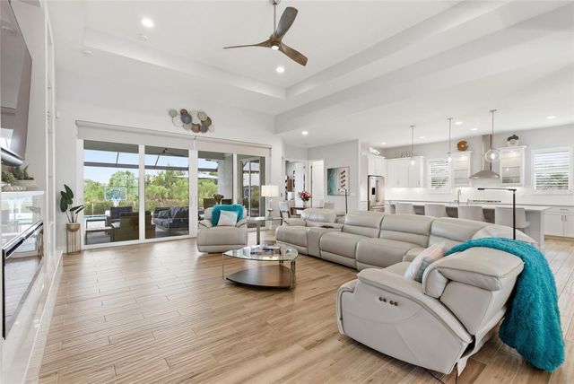 8245 GRANDE SHORES DRIVE, Sarasota, FL 34240