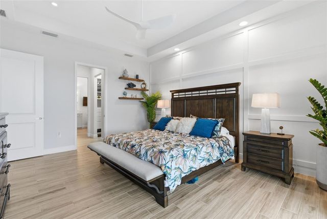 8245 GRANDE SHORES DRIVE, Sarasota, FL 34240