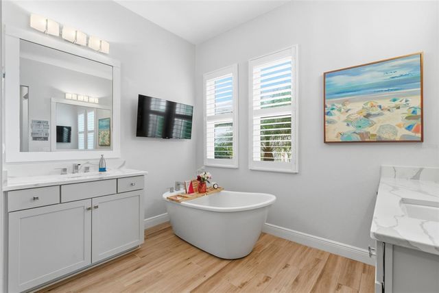 8245 GRANDE SHORES DRIVE, Sarasota, FL 34240