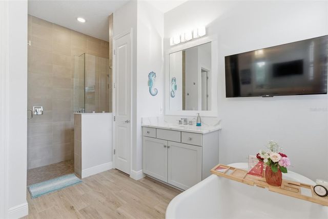 8245 GRANDE SHORES DRIVE, Sarasota, FL 34240